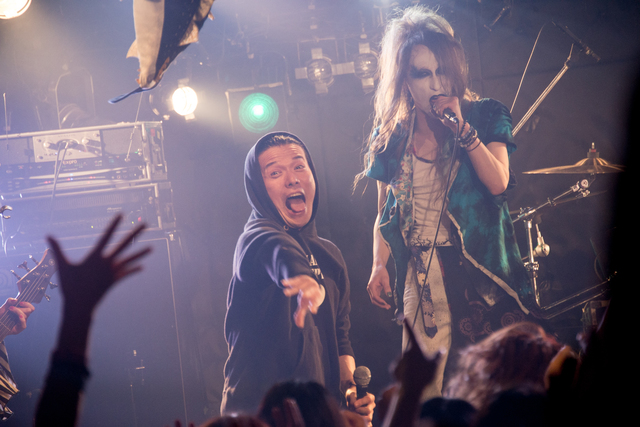 Jin-Machine・あっつtheデストロイ（Vo）／NoGoD・華凛（B）