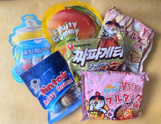 海外のお菓子もたくさんそろっている