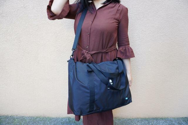 斜め掛けできる【moz（モズ）多機能ボストンバッグ】