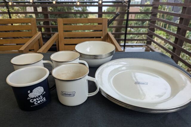 【クスクスグランピング真鶴】キャンプ用のお皿やコップも