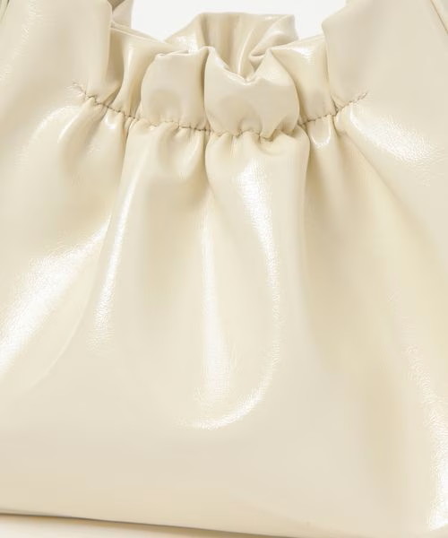 【ローリーズファームの秋冬おすすめバッグランキング 6位】「ギャザーミニハンドルショルダー」5,500円(税込)