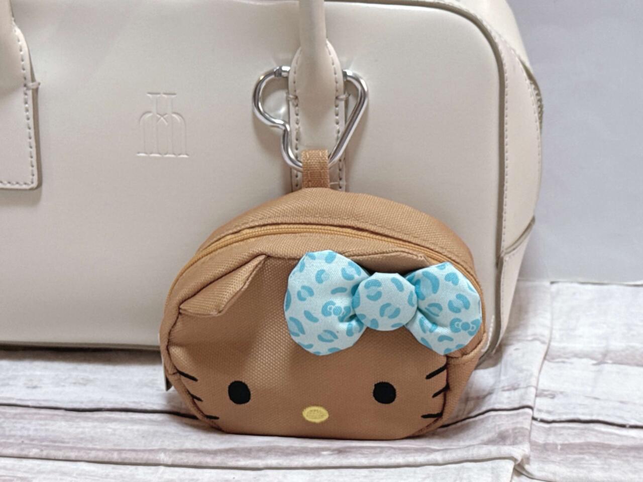 日焼けキティちゃんのポーチチャームが付録で出たよ！リボン＆カラビナ