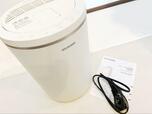 【アイリスオーヤマ スチーム式加湿器】本体、電源コード(長さ約1.2m)、説明書の3点が入っています