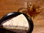 【コメダ珈琲店　くちどけカッサータ】5種のドライフルーツとナッツをくちどけの良いクリームチーズで包んだ濃厚スイーツ