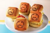 「あひるのペックル バーガー」＜期間：2026年4月29日～6月28日＞【【サンリオコラボ】愛くるしい「けろけろけろっぴのショートケーキ」も登場♪サンリオ“はぴだんぶい”コラボスイーツビュッフェが九州初開催！】