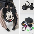 【『YOUNG & OLSEN The DRYGOODS STORE SHOULDER BAG BOOK with Disney MICKEY MOUSE』(宝島社)】フェイスチャームポーチは長めのストラップでバッグに引っ掛けられる仕様