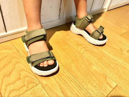 Gu おしゃれな黒スニーカーも 男女兼用子ども靴 3足着用レビュー 1 2 ハピママ