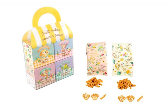 パスタスナック 1,100円｜内容量：92g[しお味23g×2箱、しおれもん味23g×2箱]｜ダッフィー＆フレンズのテイスティ・サマー・サプライズ