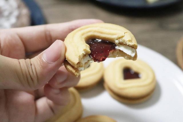 カッフェレプ ビスケットの断面