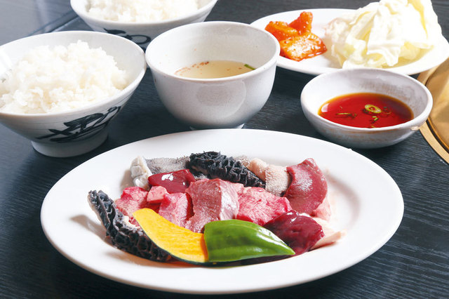 いろりや南海通店　大盛ホルモン定食