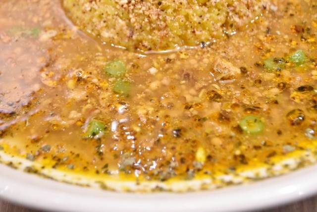 鶏挽き肉と30種類以上のスパイスを使用したキーマカレー