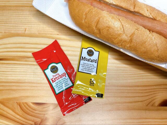 【TULLY'S ボールパークドッグ プレーン セット】ケチャップとマスタードはお好みの量を♪