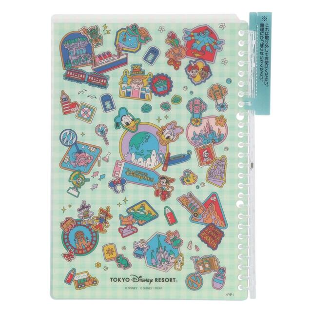 バインダー 1,500円｜東京ディズニーリゾート パークモチーフグッズ｜販売店舗：東京ディズニーランド「グランドエンポーリアム」、東京ディズニーシー「イル・ポスティーノ・ステーショナリー」｜発売日：2025年12月11日（木）
