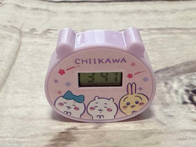 【キャラぱふぇ特大号付録 ちいかわうでどけい】最大の推しポイント！自立して置き時計としても使えるのでデスクでも使いやすいです♪