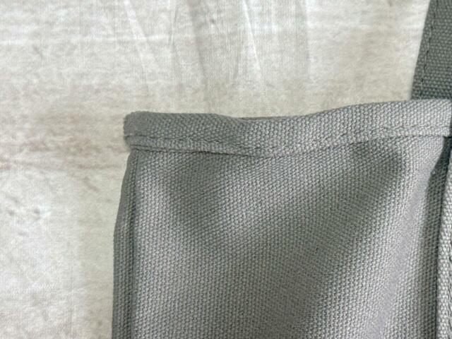 素材はコットン。厚手でしっかりしたコットンキャンバス生地です