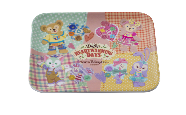 ブルーベリーマフィン、スーベニアプレート付き 880円｜ケープコッド・クックオフ｜東京ディズニーシー「ダッフィーのハートウォーミング・デイズ」スペシャルメニュー