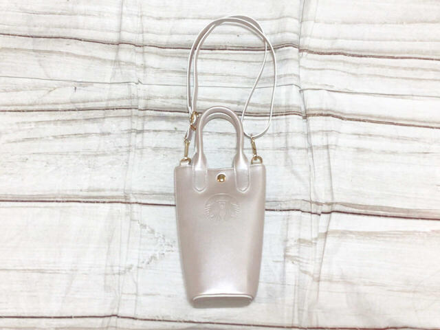 ミニショルダーバッグとしても使えます！荷物を収納してみました♪