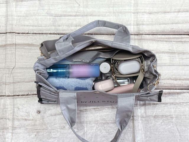 単行本を抜けば、サイドと口のスナップボタンが留められました