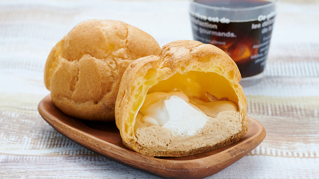 コーヒークリームとホイップのシュークリーム