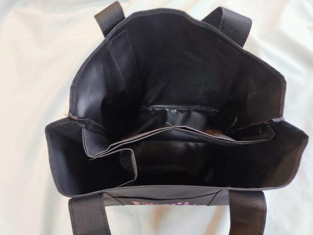 バッグの中には5つのスペースがある