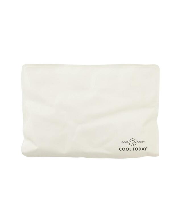 【3COINSのひんやりグッズ売上ランキング 8位】「保冷ピロー」330円（税込）