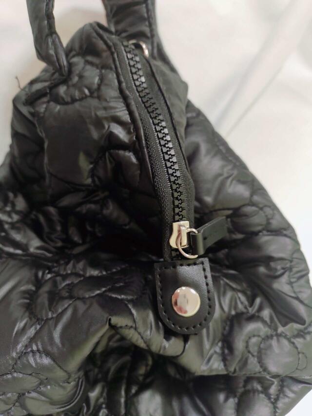 ミニボストンにする時は、上部のスナップボタンを利用する