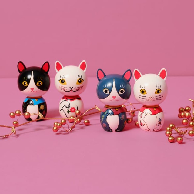 【ナタリーレテ×アフタヌーンティー】卯三郎こけしハンドメイド ¥11,000、卯三郎こけし 各¥6,600 ※公式オンラインストア限定