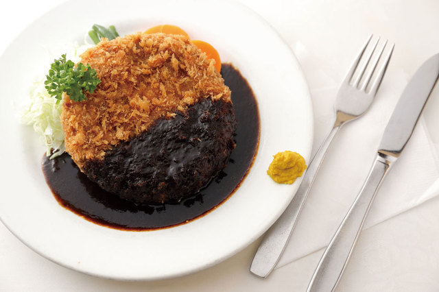 室町 レストラン桂（三越前）　特製メンチカツレツ900円