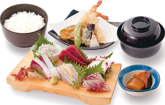 神田・おいしい魚ランチ／大庄水産 内神田店　  天ぷら刺身定食（ライス・味噌汁・小鉢付）—1000円