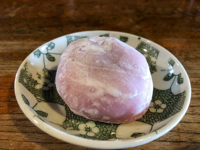 【シャトレーゼ　白州名水大福　苺】シャトレーゼは春限定の和菓子も取り扱っています