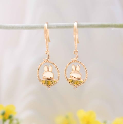 【Pinkoi「Miffy Fabulous 70」】「おやすみミッフィー イヤリング」Dreamnicker（香港）／耳元でゴールドが煌めく新作アクセサリー