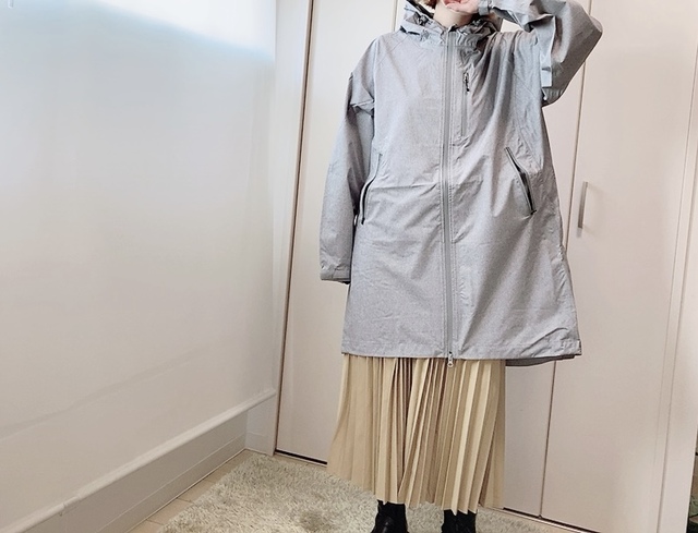 【ワークマン レディース高撥水フーデッドロングレイン】ロング丈なので、スタイル良く見えます