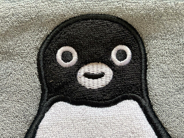 縁線やお顔が刺繍で描かれています。可愛い〜！