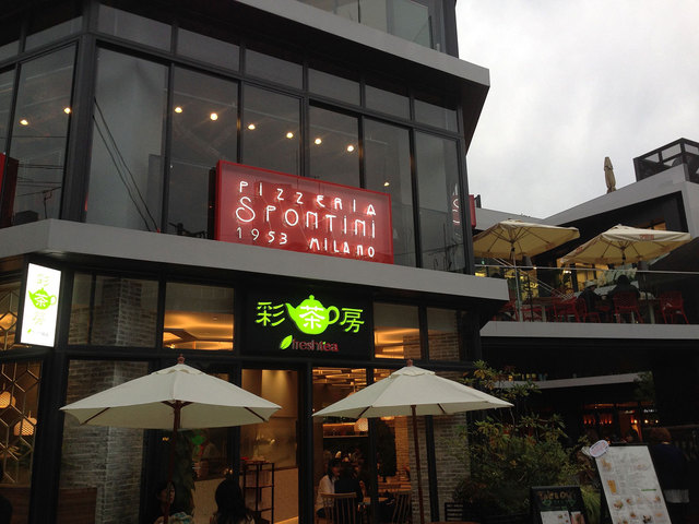 スポンティーニ外観