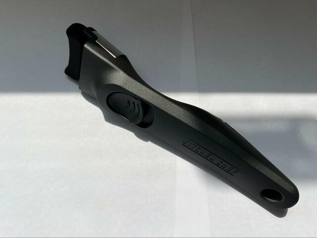 【アイリスオーヤマ TERACOAT 深型9点セット】マルチハンドルが1つ入ってます