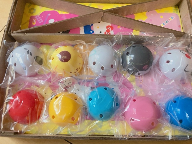 【げんき　2023年夏号付録「サンリオキャラクターズ　ころりんがちゃ」】カプセルはハローキティ・シナモロール・ポムポムプリン・クロミ・ポチャッコの5キャラクター