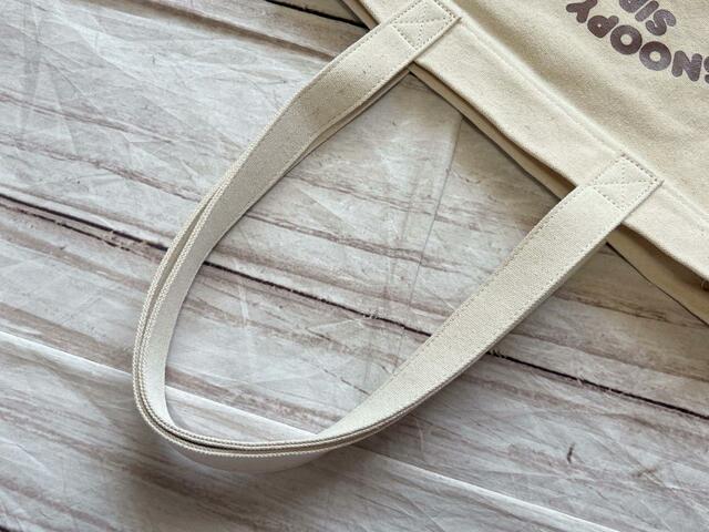 持ち手は長めなので肩がけが楽々できます