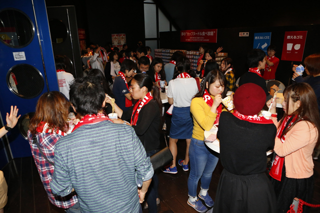 カップヌードル食べ放題フェスの様子