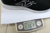 【ニューバランス　ランニングシューズ W413】24.5cmサイズ・片足で約163gと驚異的な軽さ！
