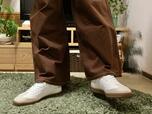 【H＆Mスニーカー】ソールの色に合わせてブラウン系のパンツを合わせても◎