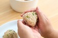 雑な完全食：ざっくり炊き込みおにぎり　調理イメージ