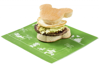 Tdl ミッキー型のハンバーガーを食べよう トゥモローランド テラス ディズニー特集 ウレぴあ総研