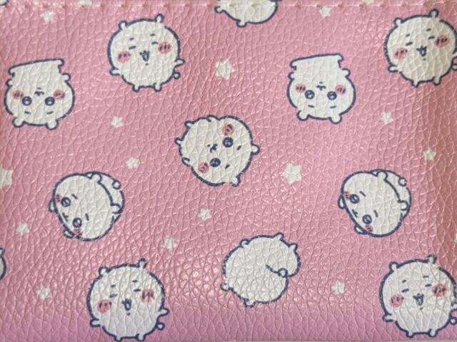 どのポーズもかキュートなちいかわ。プリッとしたお尻の後ろ姿もかわいすぎる〜！