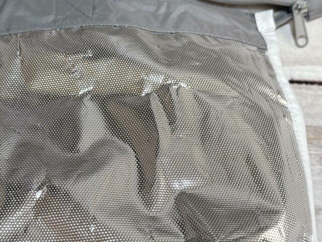 内側にはアルミ蒸着加工が施されているので、冷蔵食品やスイーツなど、温度管理が気になる食品の買い物にもぴったり！