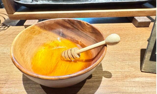 【BUNDOZA】黄金色に輝く天然はちみつで身体が整いそうです