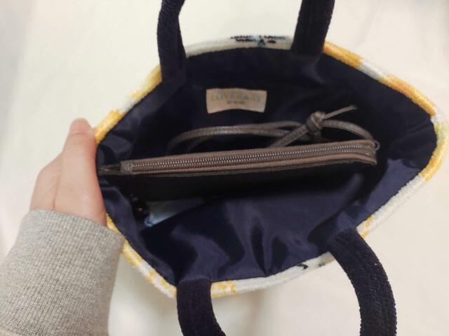 ミニバッグにもラクラク入るサイズ感