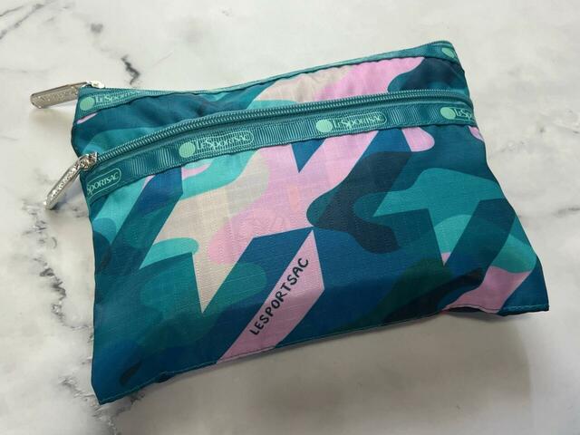 日焼け止めなどを入れても◎