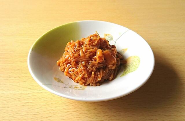 【サンクゼール　久世福商店 七味なめ茸　480g　669円】七味唐辛子のピリッとした辛さがアクセントに