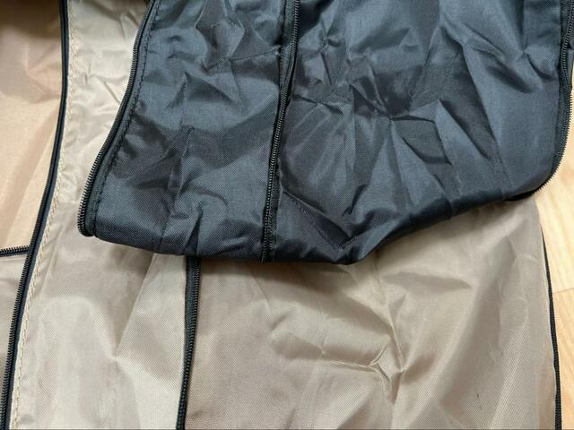 【3COINS 衣類圧縮収納大ベージュ・小ブラック】小サイズは（約）幅32cm×縦20cm×高さ23cm