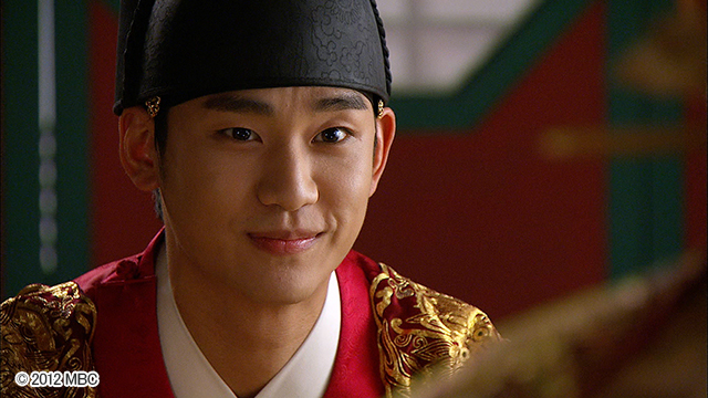 『太陽を抱く月』　© 2012 MBC